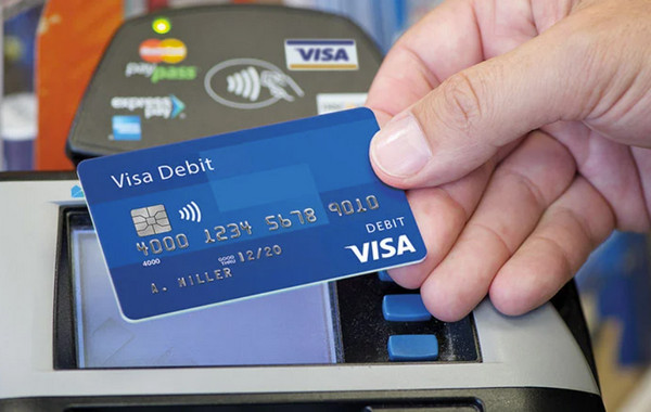 Dùng thẻ visa debit chạy quảng cáo facebook có lợi ích gì? 